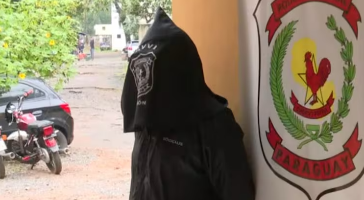 Hombre de 70 años detenido por presunto acoso a estudiantes