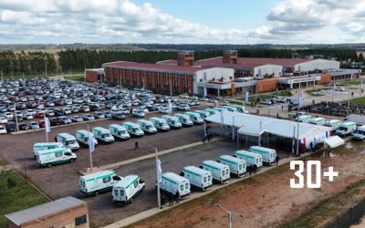 Peña encabezó la entrega de 30 ambulancias para Caaguazú