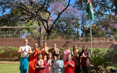 Artistas paraguayos sueñan con llevar su talento a la India