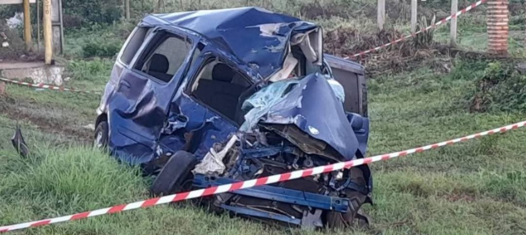 Itá: violento choque frontal entre auto y camión deja un joven fallecido