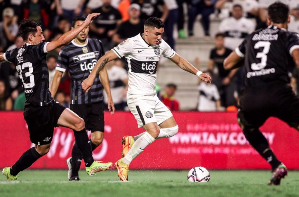 El Defensores albergará el clásico blanco y negro