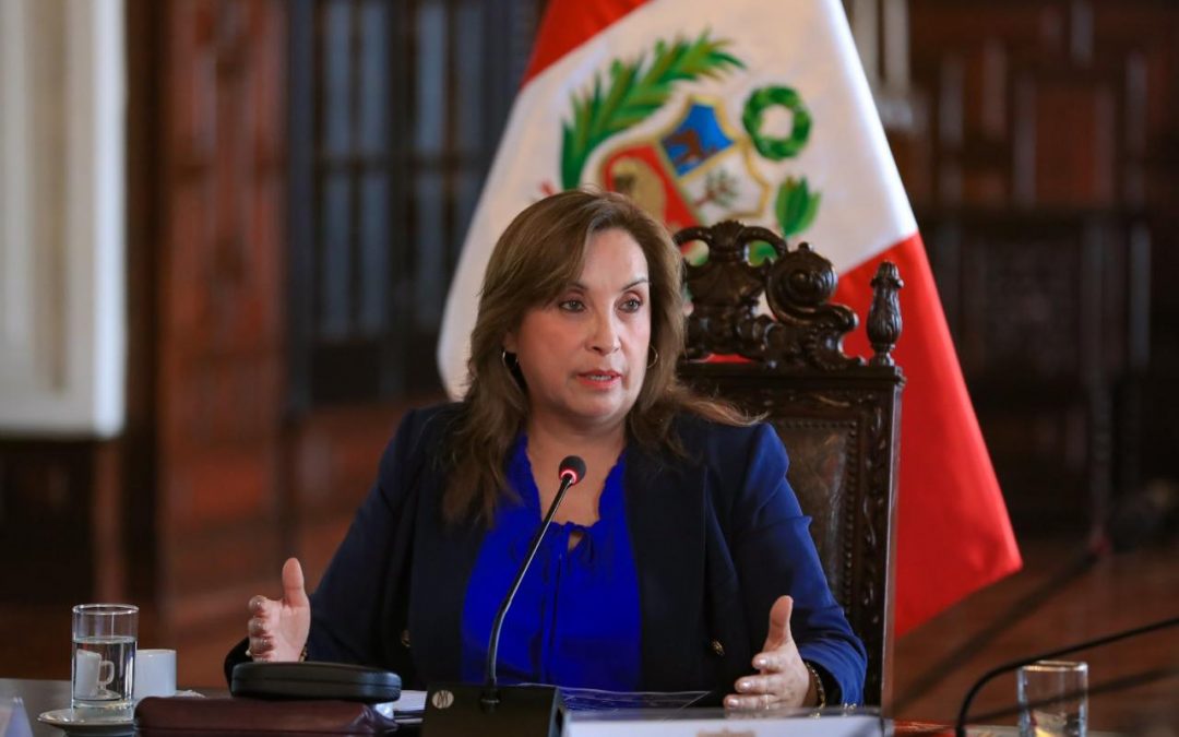 Por “incapacidad moral”, destituyen a la presidenta de Perú