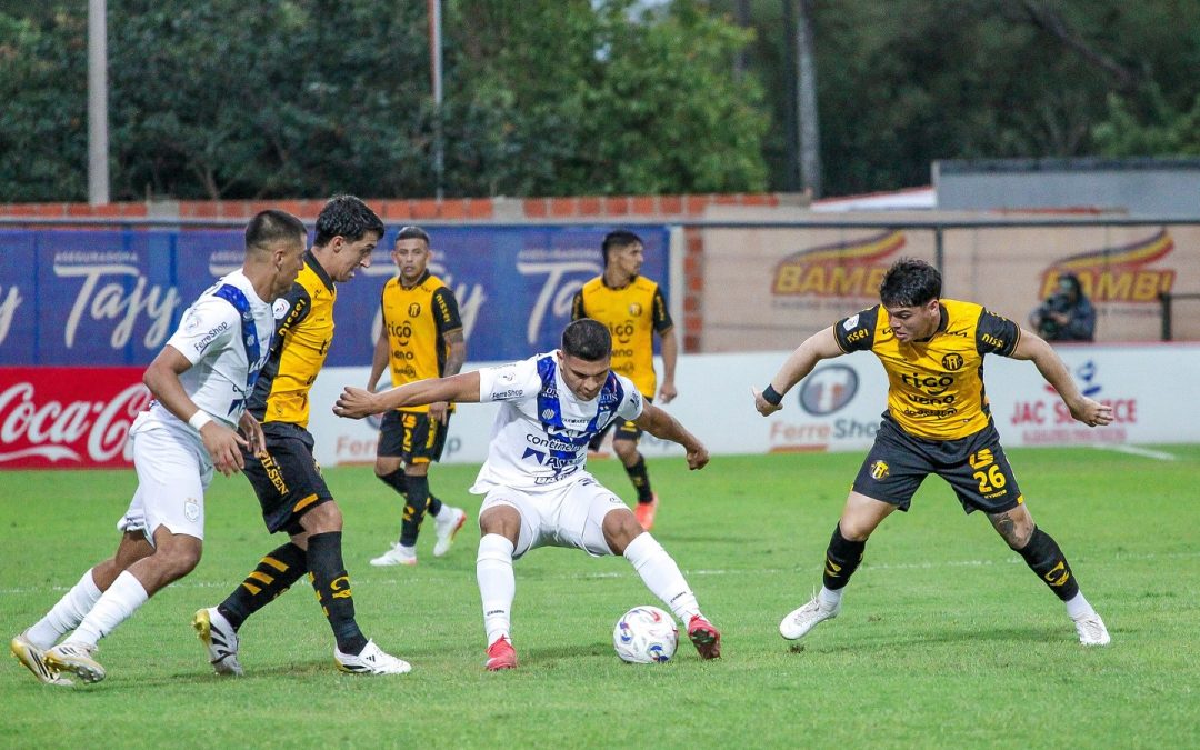 Sobre el final, se le escapó la victoria al Aborigen