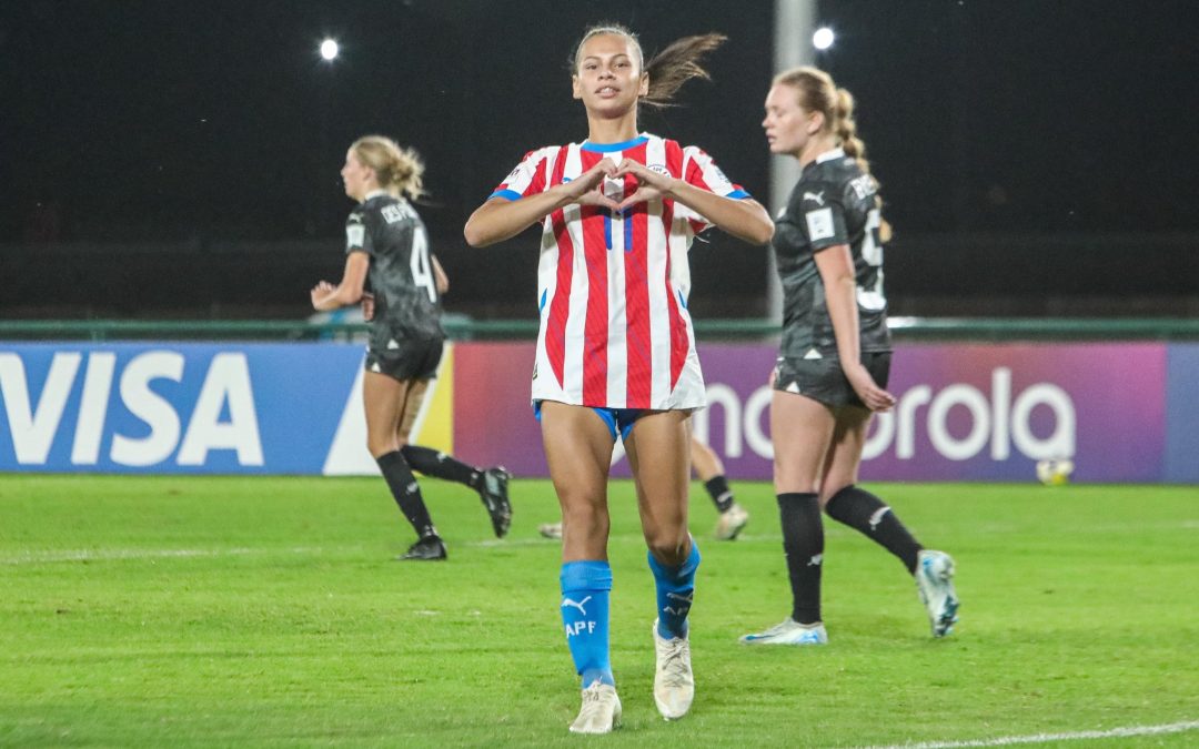 Con hat trick de Claudia Martínez, la Albirroja avanzó a los octavos del Mundial 