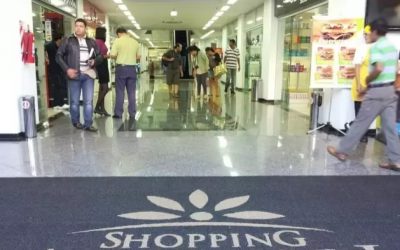 Hombre se habría olvidado de su hijo en un shopping de Ciudad del Este
