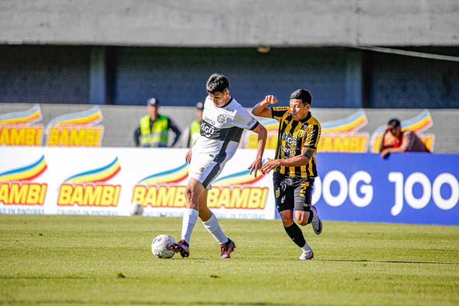 Olimpia y Guaraní se juegan puntos claves en el clásico más añejo