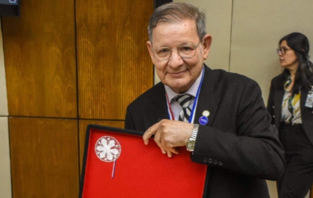 ¡Merecido! Carlos Martini recibe “Orden Nacional al Mérito Comuneros”