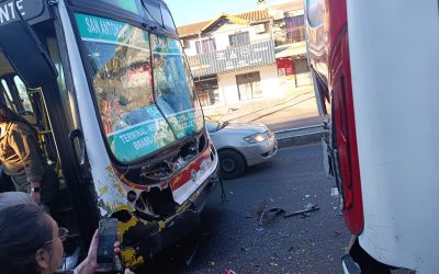 Villa Elisa: choque entre buses deja varios pasajeros lesionados