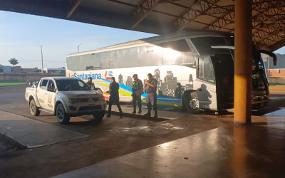 Hombre habría sufrido muerte súbita en el interior de un bus de larga distancia