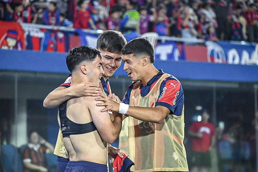 Fiesta completa en barrio Obrero: Cerro triunfó ante Guaraní