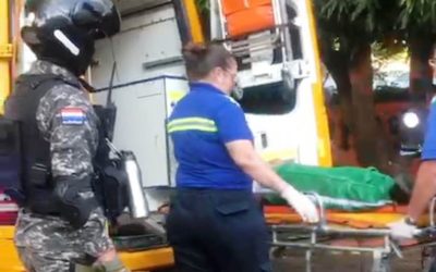 Tras brutal golpiza, alumno convulsionó frente a un colegio