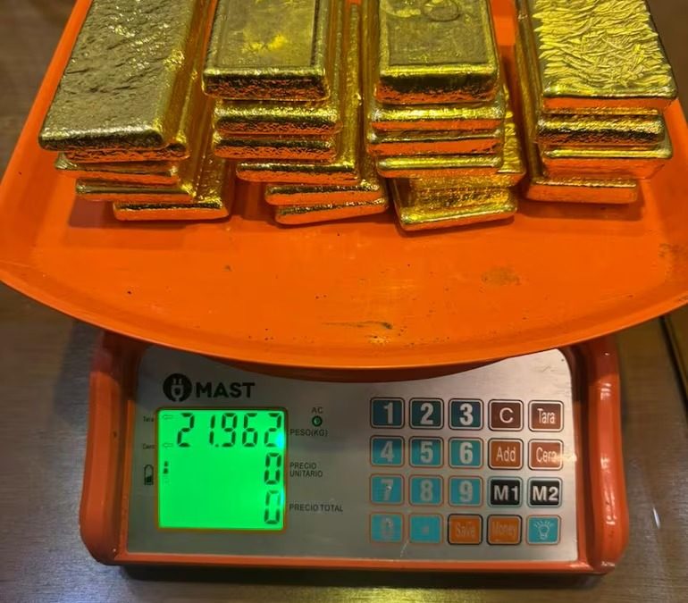 Incautan cargamento de oro en el aeropuerto Silvio Pettirossi: hay tres detenidos