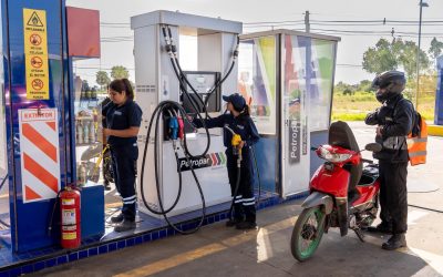 El precio del combustible baja G. 300 en Petropar, anuncia Peña