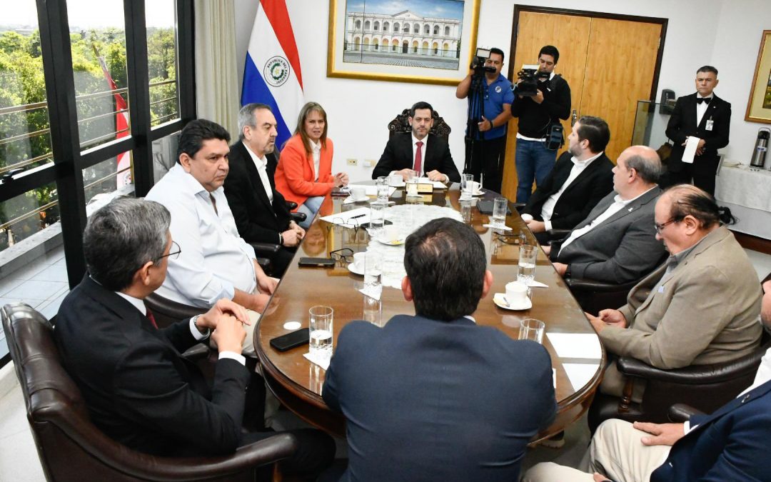 Latorre se reunió con el sector de la construcción para impulsar el desarrollo