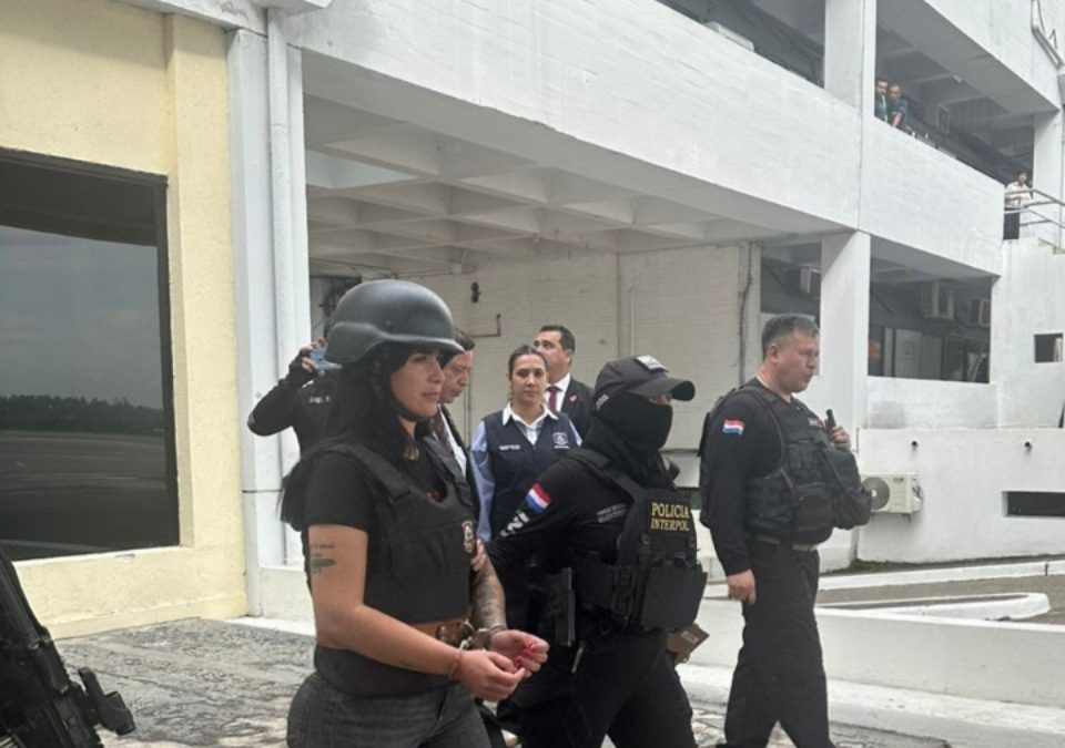 Trasladan al Hospital Militar a esposa de Sebastián Marset