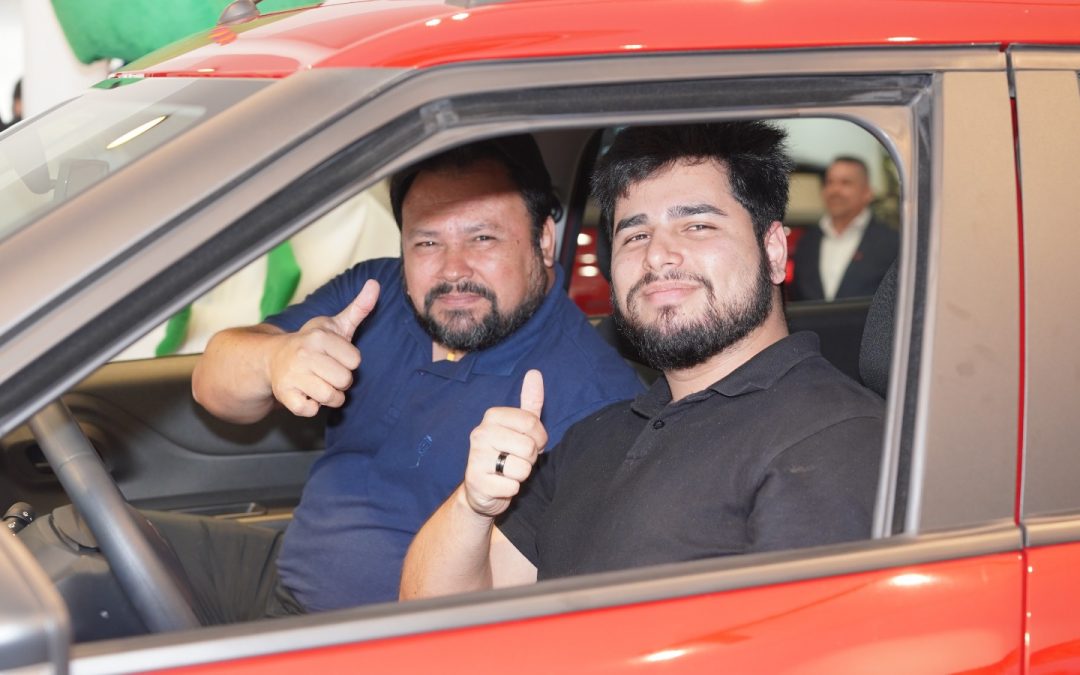 Teletón entregó la camioneta 0 km al ganador de la rifa solidaria