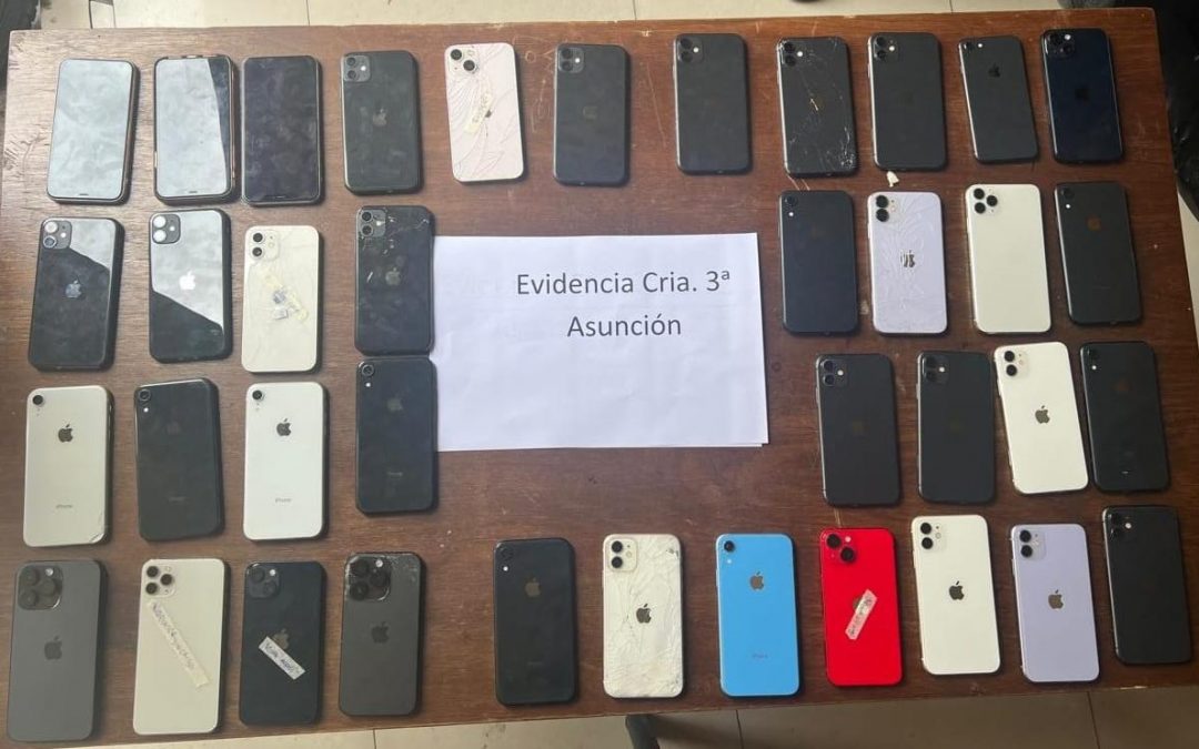 Cae adolescente con 38 celulares de alta gama