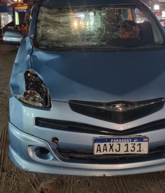 Jóvenes fueron atropellados en MRA: mujer murió y hombre resultó herido