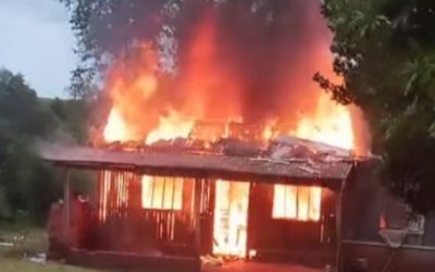 Vivienda se incendió por completo tras caída de rayo en Los Cedrales