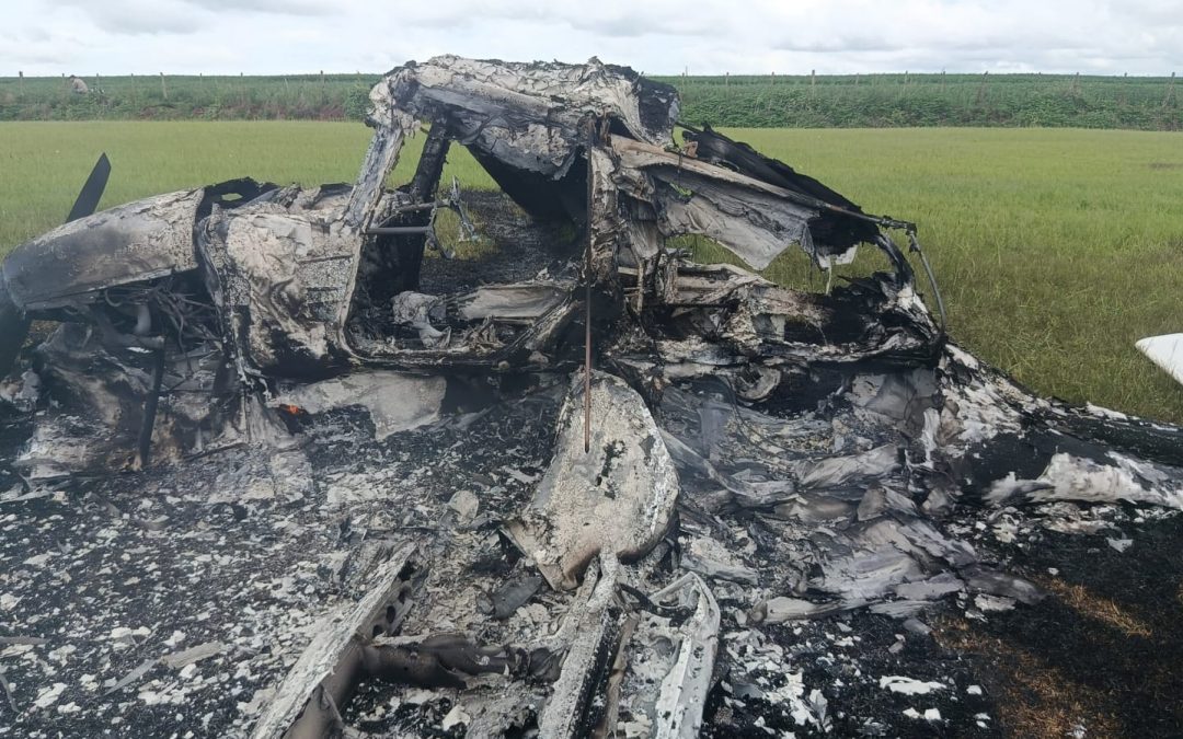 Reportan hallazgo de avioneta incinerada en estancia de Santa Rita