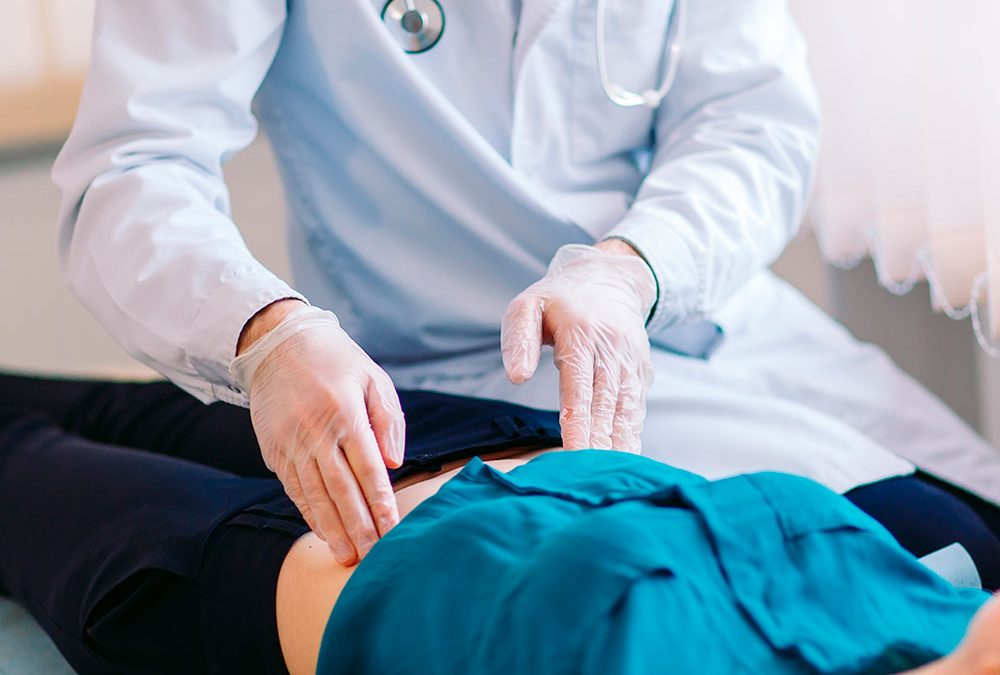 Convocan a pacientes para cirugías gratuitas de hernia inguinal en Clínicas 