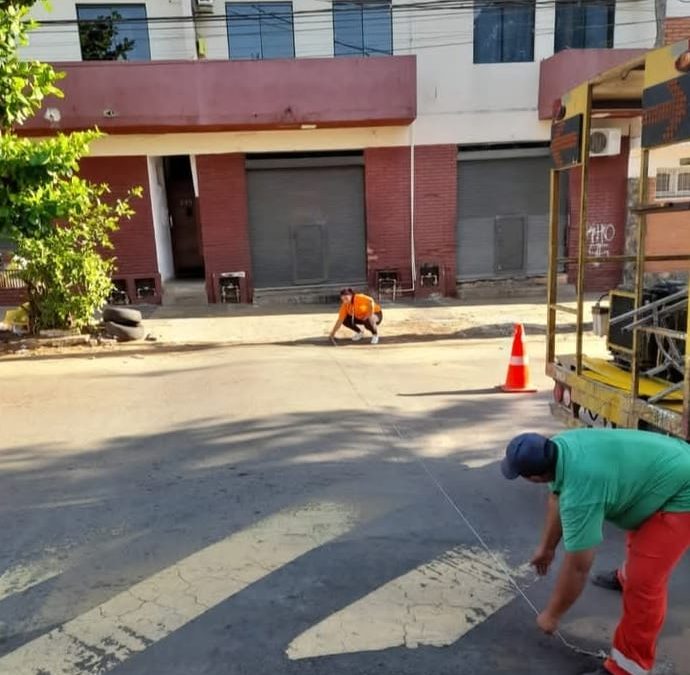 Municipalidad de Asunción retira lomadas innecesarias de la capital
