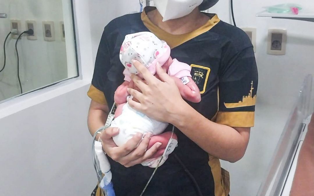 Salvan la vida a recién nacida con cirugía de alta complejidad