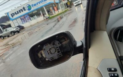 Le robaron por sexta vez los accesorios de su automóvil