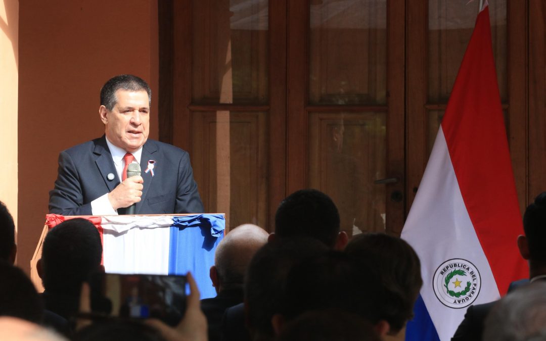 Horacio Cartes evoluciona favorablemente tras implante de marcapasos