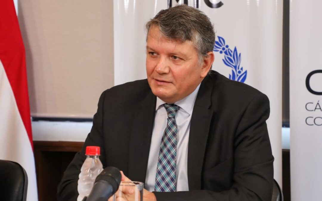 Informan que titular de Copaco, Óscar Stark, sufrió un accidente y permanece internado