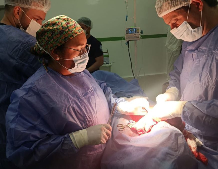 Médicos del Hospital de Fram realizan extirpación total de tiroides