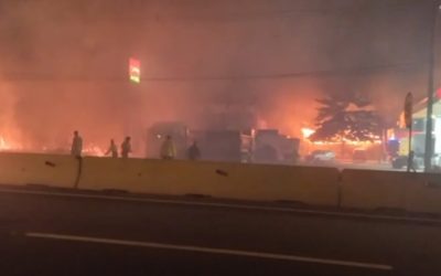 Incendio de pastizal se extendió hasta una estación de servicios