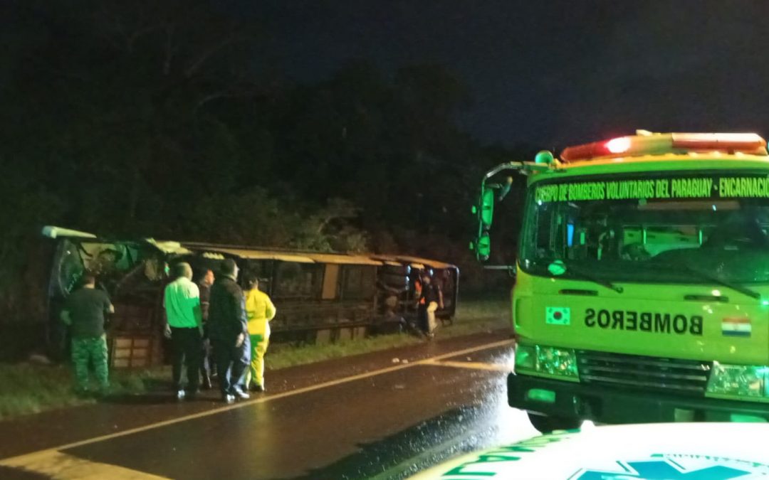 Un fallecido y varios heridos tras triple choque en San Juan del Paraná