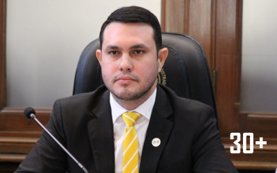 Otorgan sobreseimiento definitivo al senador Hernán Rivas