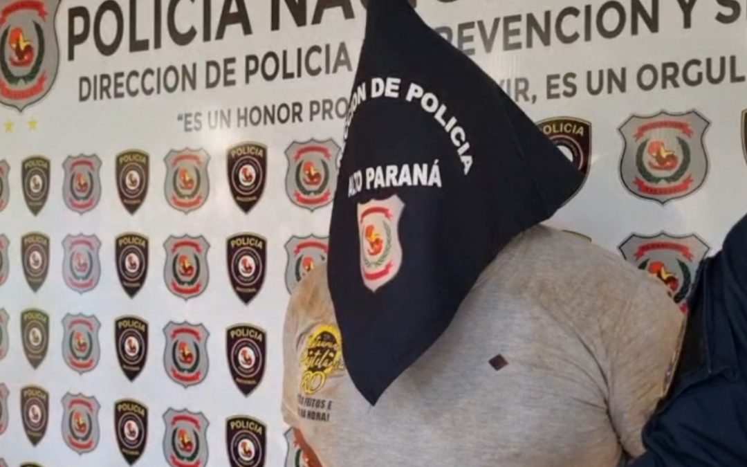 Hombre detenido por intentar asfixiar a su pareja: hecho fue grabado por su hija