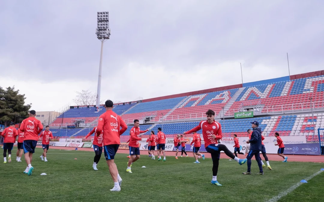 La Albirroja intensifica su preparación para enfrentar a Grecia