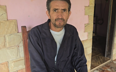Hombre afirma haber sido abandonado por su padre cuando era pequeño y solicita para su cédula
