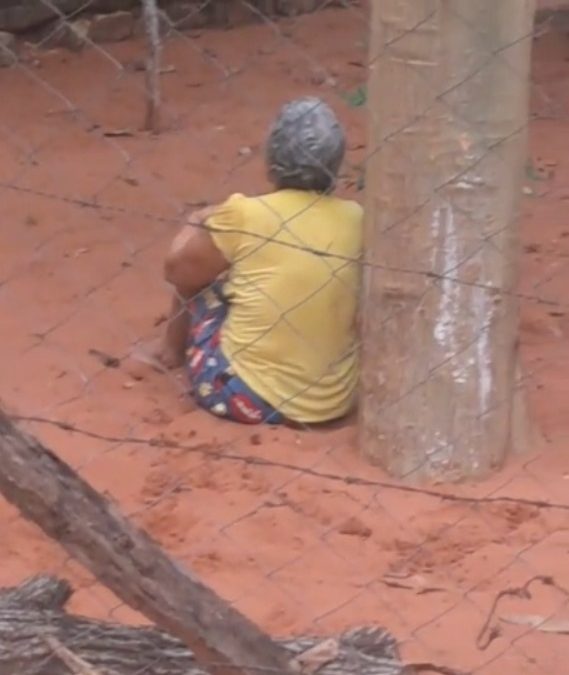 Mujer y su hijo con discapacidad viven en abandono: vecinos claman ayuda