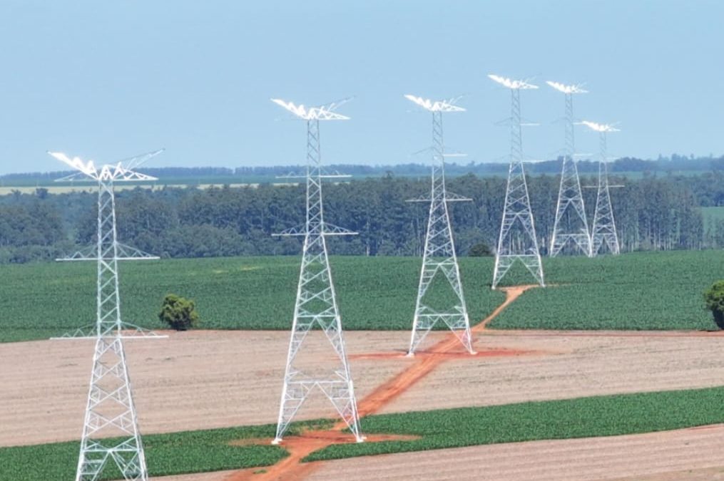 Línea de transmisión 500 kV Yguazú – Valenzuela avanza en un 60%
