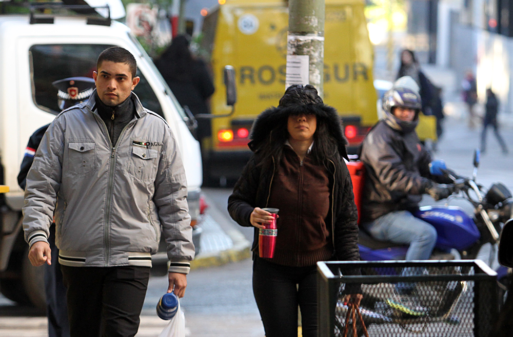 Desde esta tarde ingresa un frente frío, anuncia Meteorología