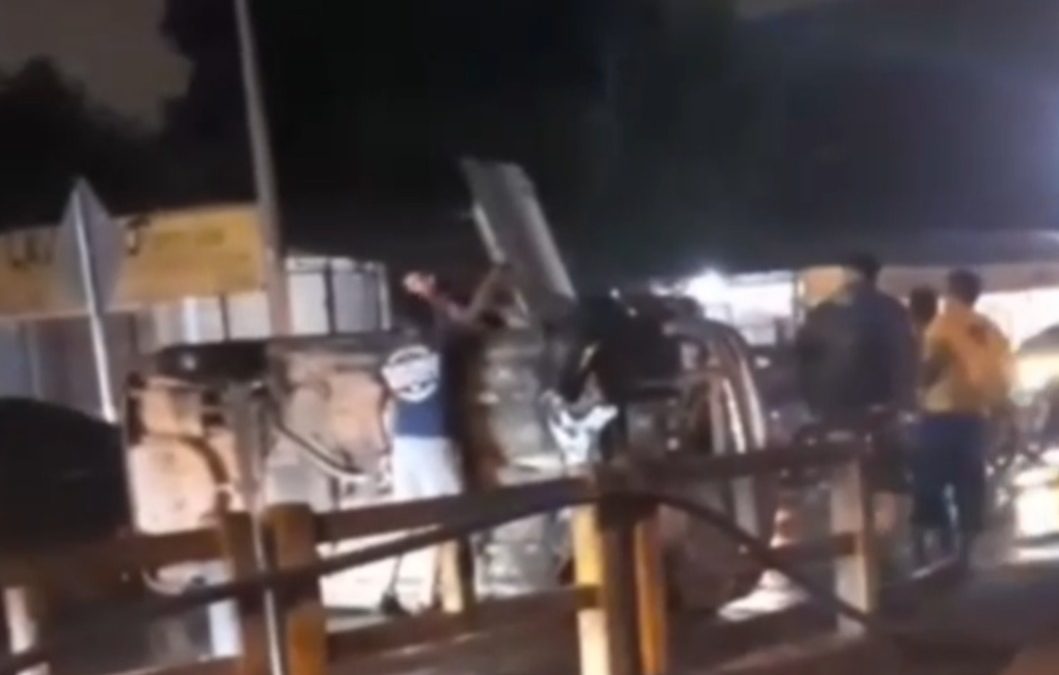 Profundo cráter sobre puente causa varios accidentes en Luque