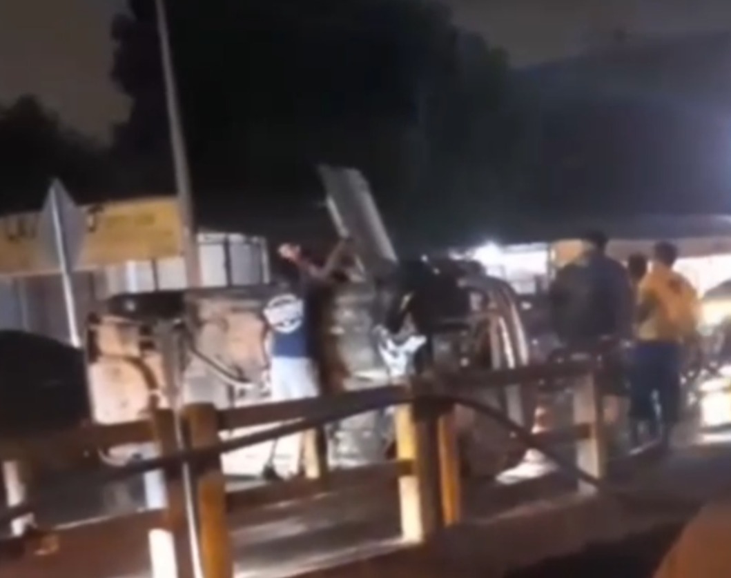 Profundo cráter sobre puente causa varios accidentes en Luque