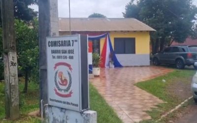 En auto y moto, interceptan a joven tras retiro bancario en CDE