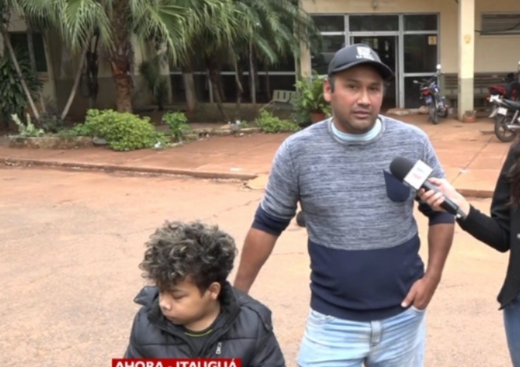 Su esposa falleció por problemas renales y ahora lucha para no perder a sus dos hijos