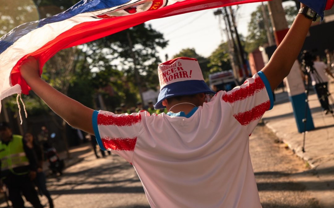 Emoción y alegría en las calles para despedir a la Albirroja