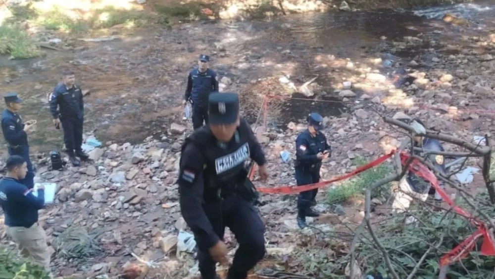 Restos óseos encontrados en arroyo de Lambaré serían de militar arrastrado por raudal