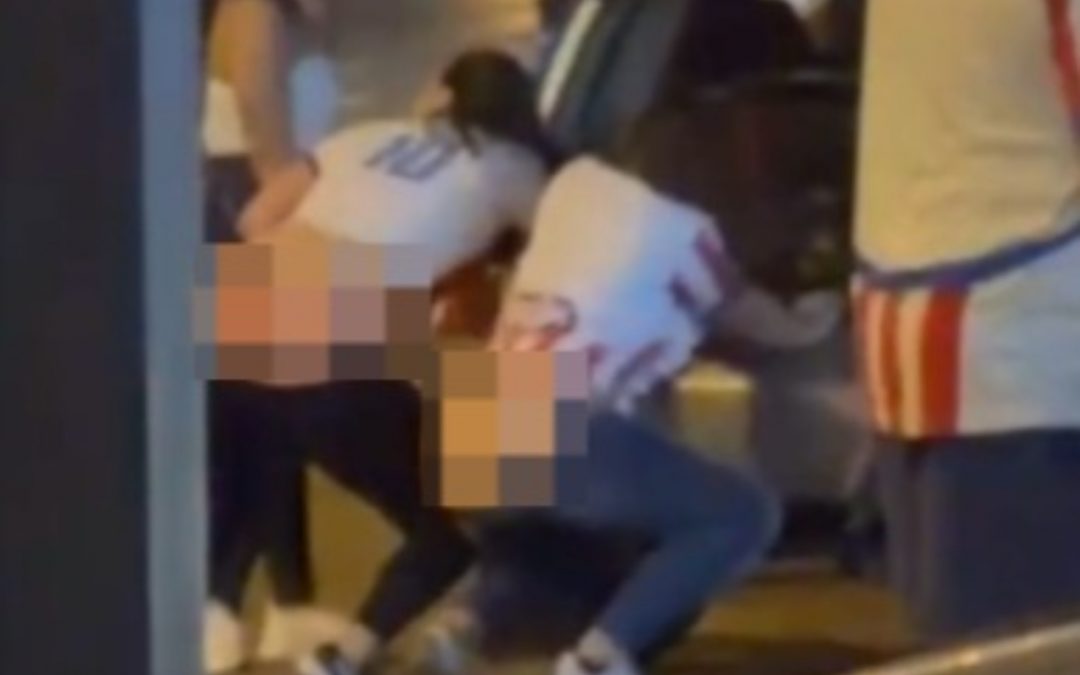 Tras viralización de videos en redes sociales, detienen a mujer por exhibicionismo