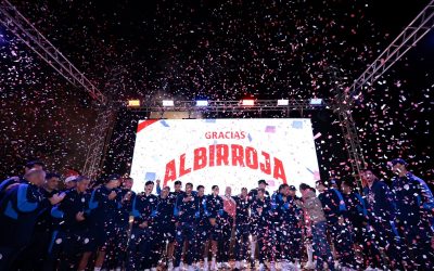 ¡Los jugadores de la Albirroja fueron recibidos como héroes!