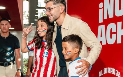 Jornada inolvidable para fanáticos de la mano de Julio Enciso y Mostaza